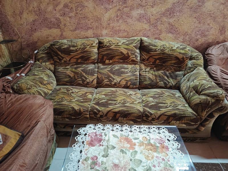 9 seater sofa set in good condition. 0