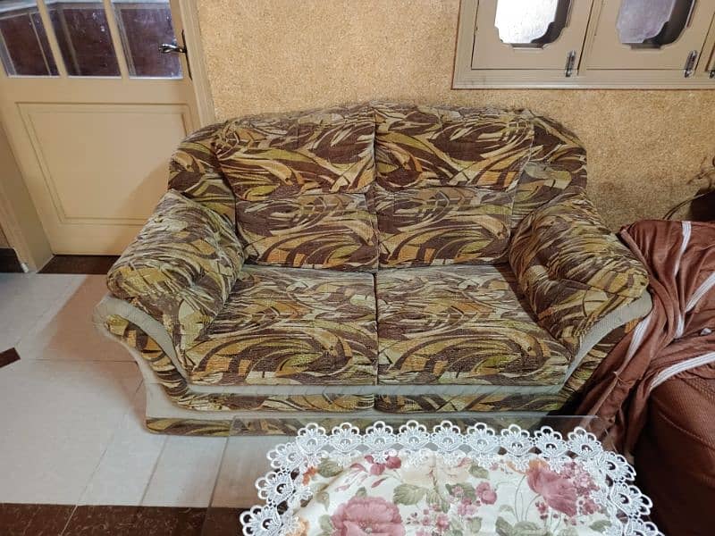 9 seater sofa set in good condition. 1