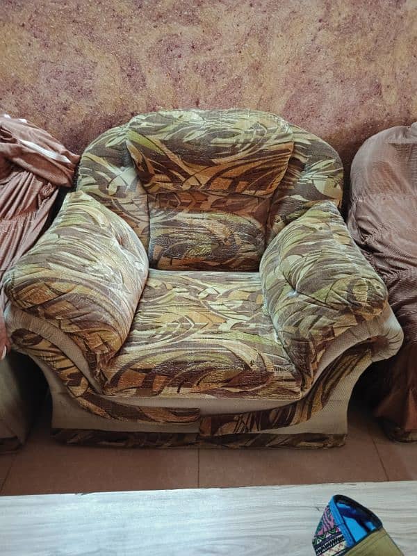 9 seater sofa set in good condition. 2