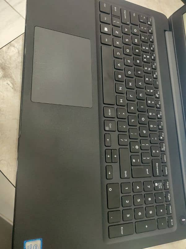 Dell Latitude i5 8th Gen 8,256GBssd,15.6inch display 4