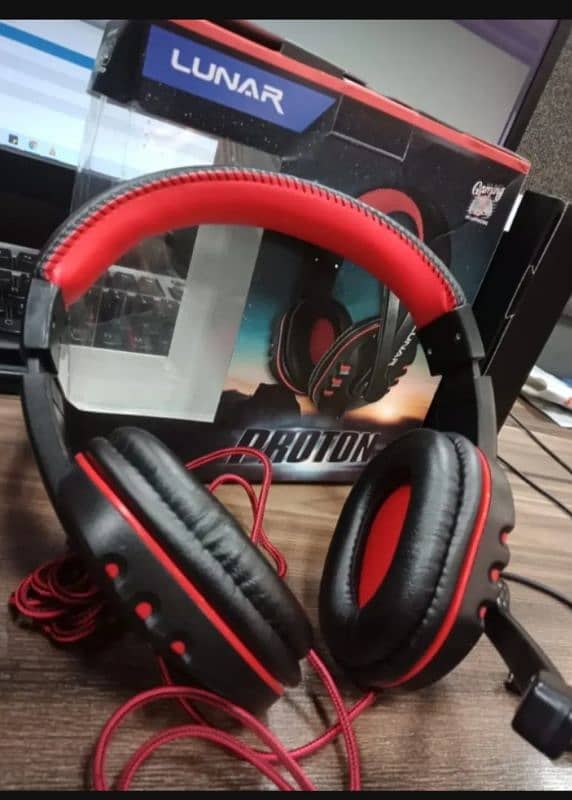 HS GAMING HEADPHONES 1