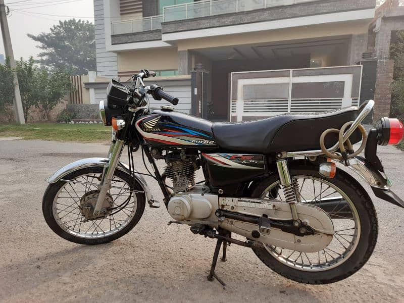 Honda 125 ( 15 Model ) 8