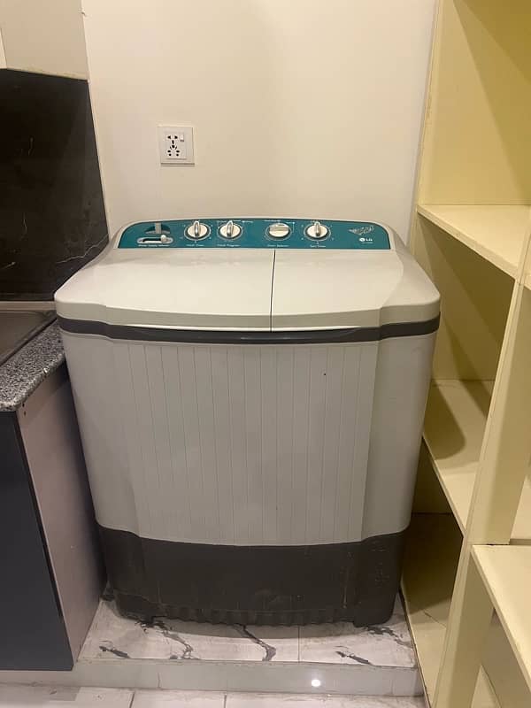 washing machine LG wash whit spin in very good condition 1