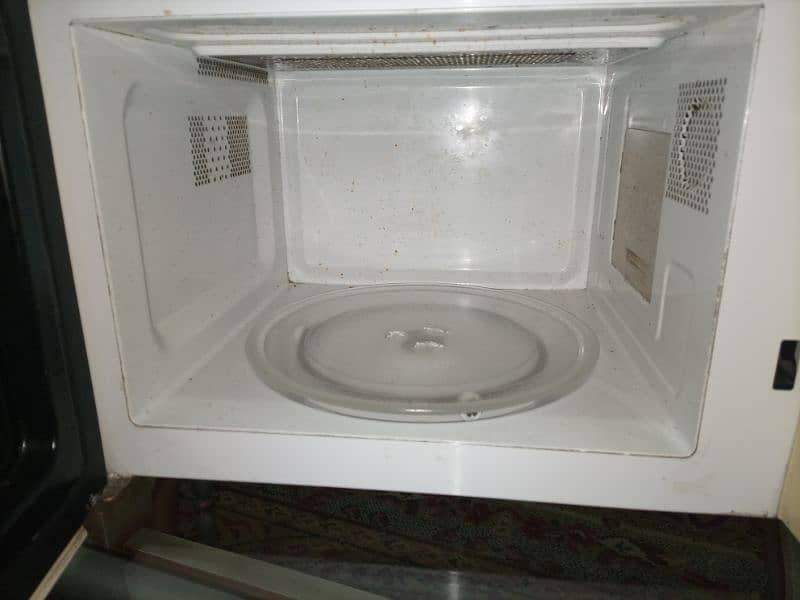 West point Microwave Oven 1