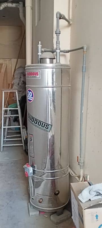 steel body gyser just like new 1