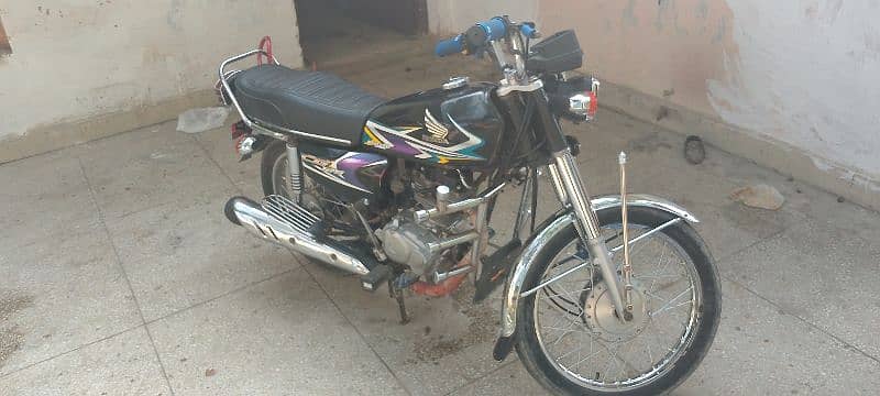 Honda 125 like new bike 7