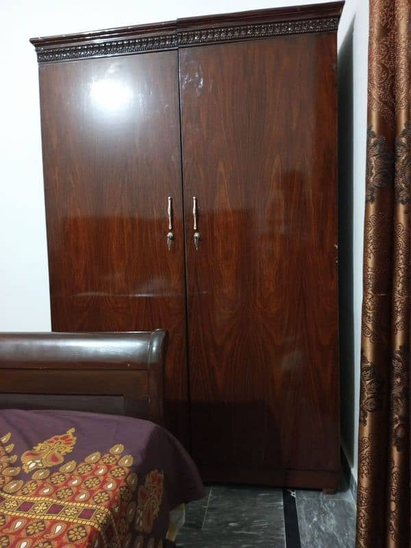 good condition wardrobe for sale urgent bases 0