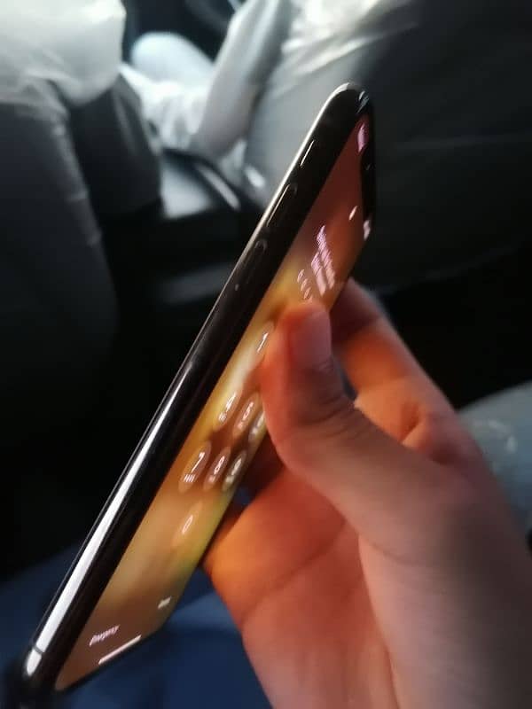 iPhone xs 256gb official pta approved 4