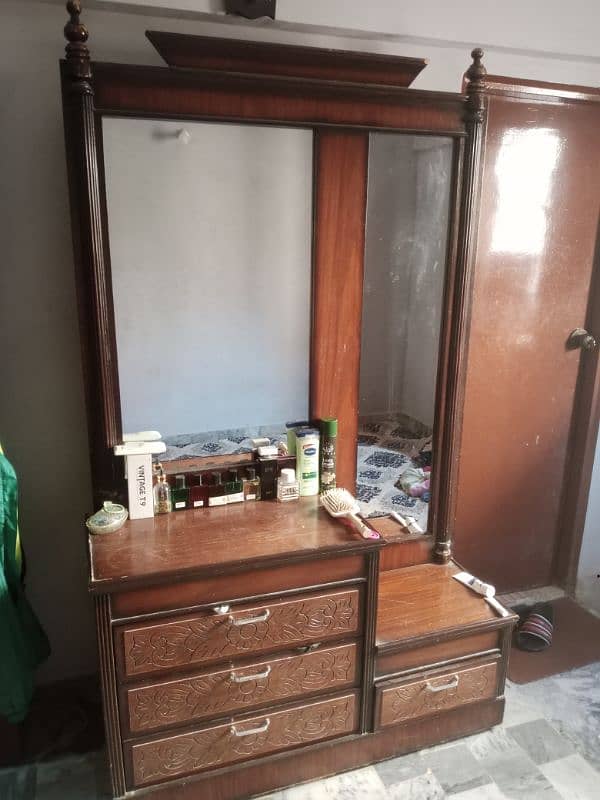 dressing table and 2 side tables 3