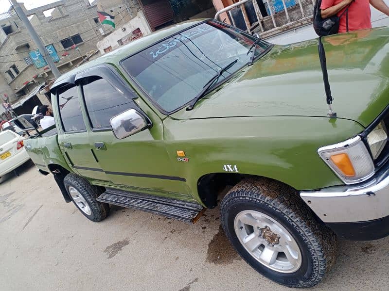 Toyota Hilux 1988 4