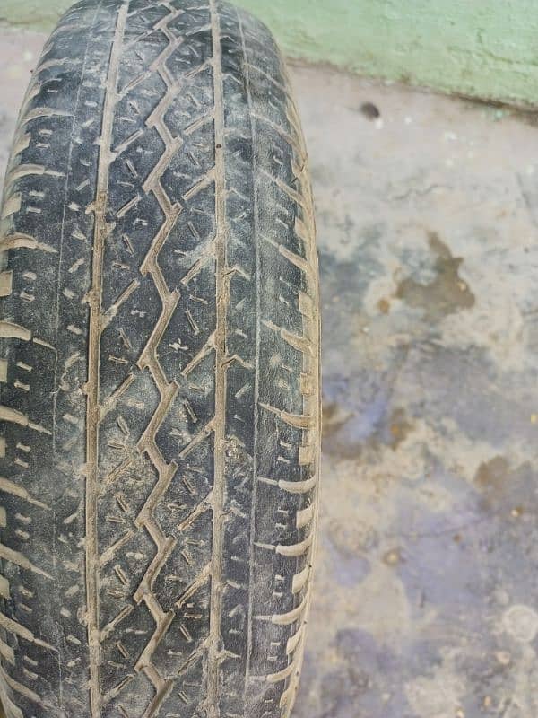 12 NUMBER SECOND HAND TYRES 3