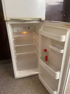 LG Refrigerator Model GR-282MVF