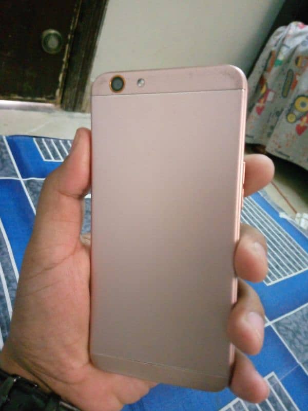 oppo. f1 s. 4/64 1