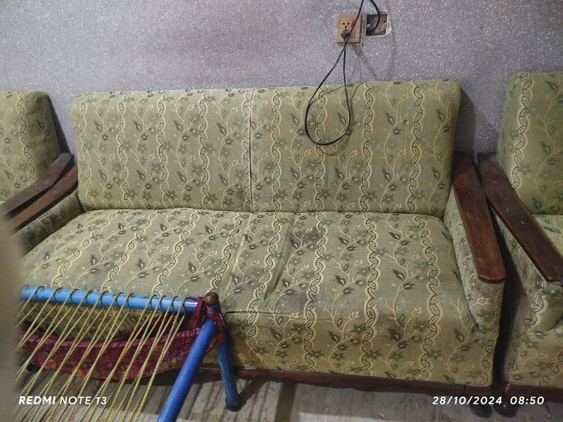 Used sofa set in good condition 3