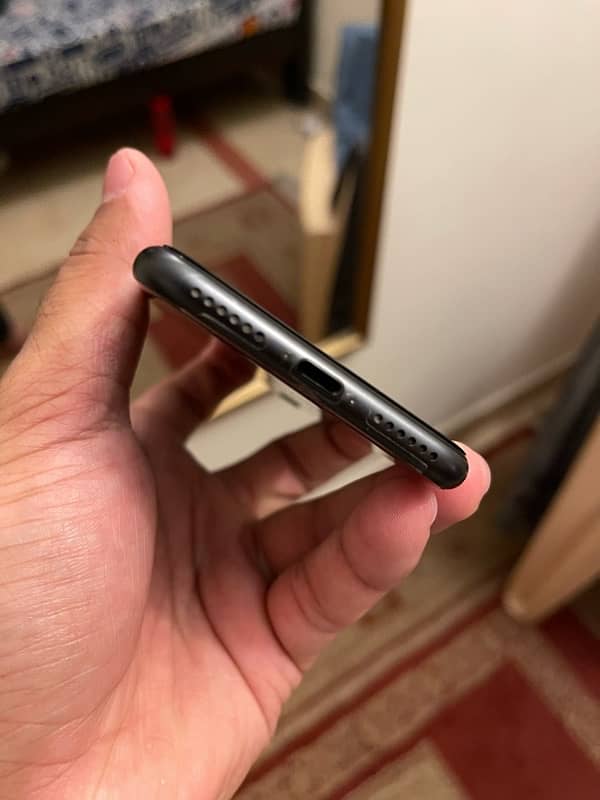 iPhone 8 64GB (PTA Approved) 3