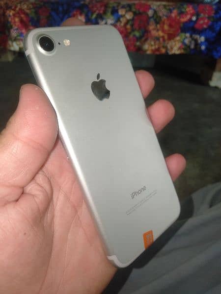 iphone 7 32 gb factory unlocked sim working 5