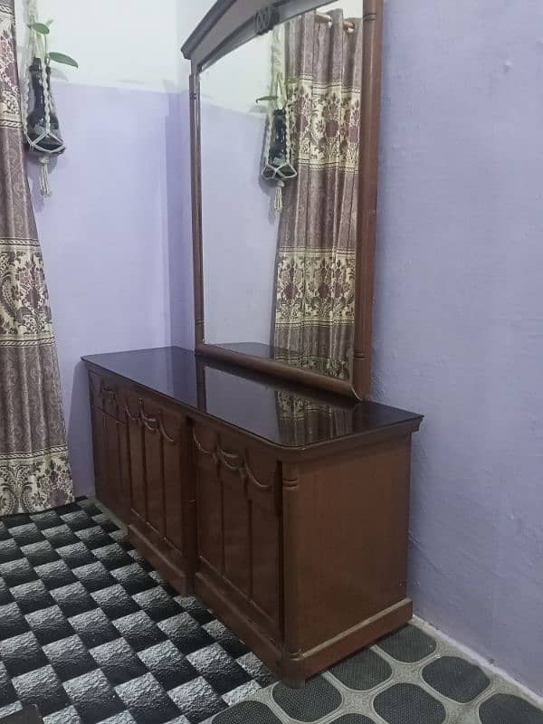 dressing table for urgent sale 3