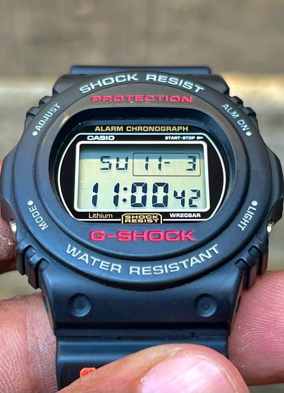 Casio G-Shock DW-5750E-1 2