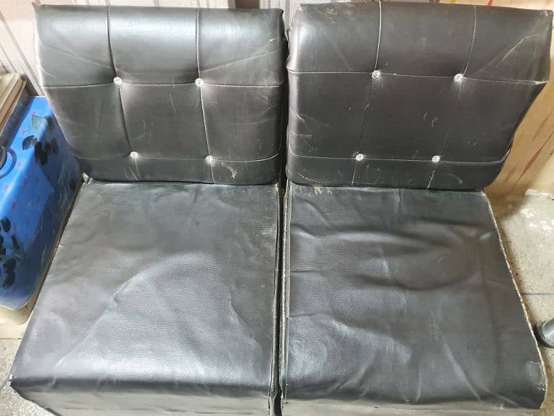 5 sofa single seater 1