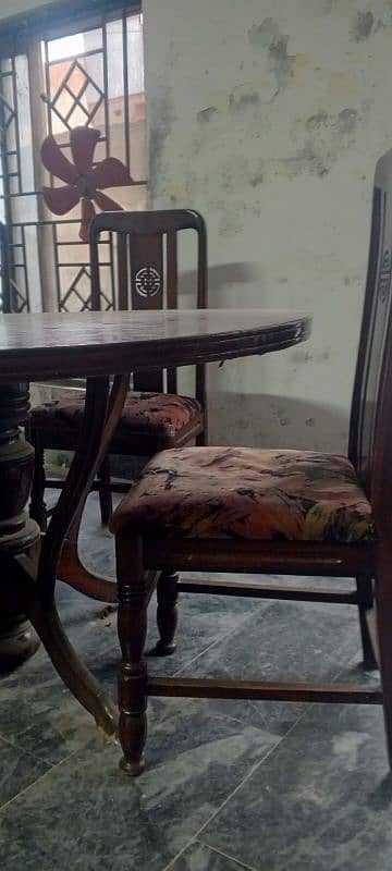 Dinning Table 5 seater 4