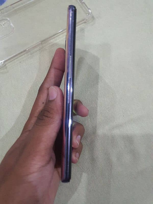 OnePlus 9 5G Line in display 3