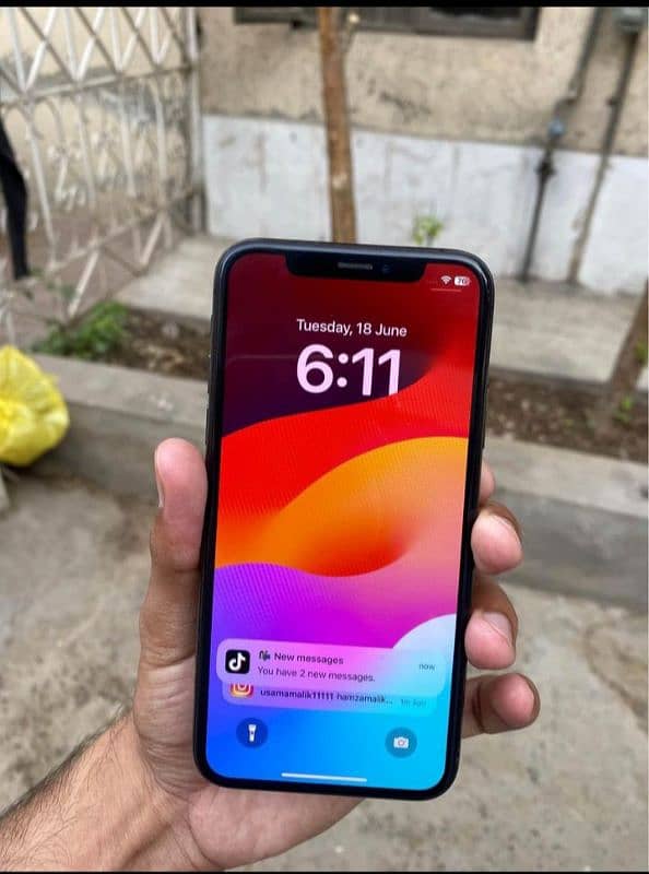 iPhone XS 256GB nonpta 10/10 call karo 03037729972 3