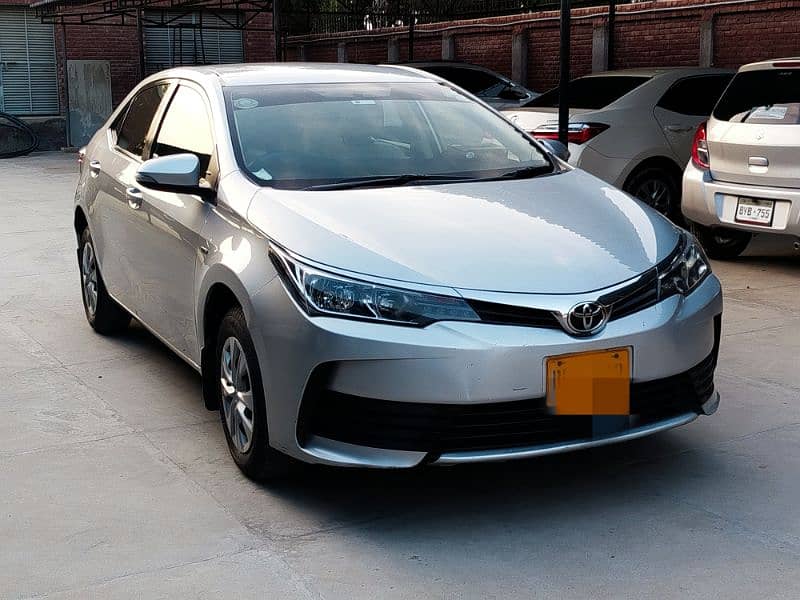 Toyota Corolla GLI 2017 facelift automatic 3