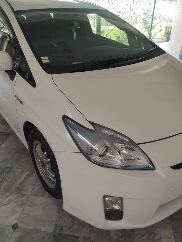 Toyota Prius 2011 1