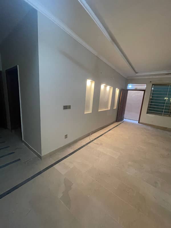 1 Kanal lower portion (Basement) for Rent in G-13/3 8