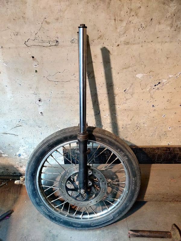 Suzuki Gs 150 SE shocks and disc brake spoke wheel 0