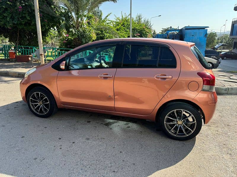 Toyota Vitz 2008 / 19 registered 3