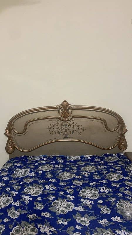 Deco painted  bed with side tables and dressing table for sale 1