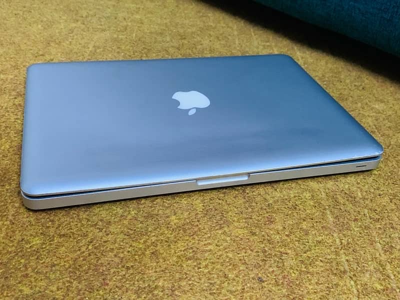 Macbook Pro 2012.8GB Ram 1