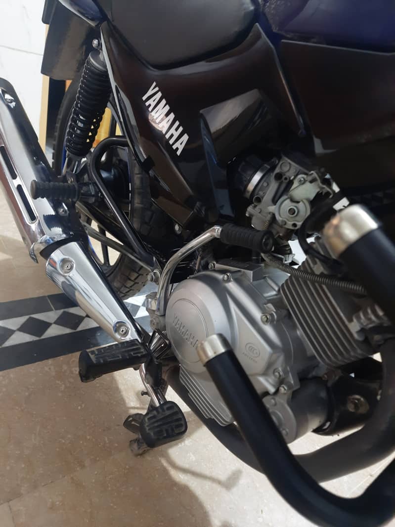 Yamaha YBR 125 2018 (just like brand new bike) 4