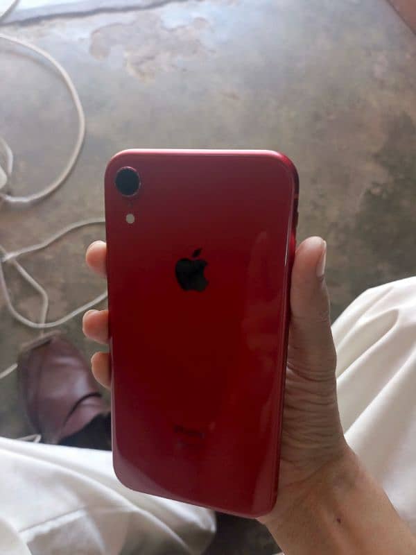 Iphone xr 64 all ok 1year say sim working hai all ok face ok 4