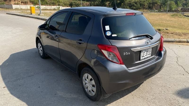 Toyota Vitz 2011 4