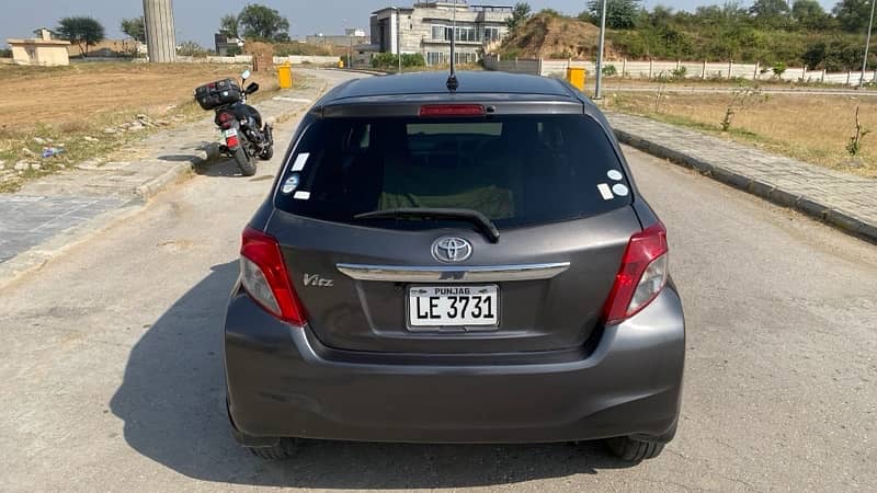 Toyota Vitz 2011 5