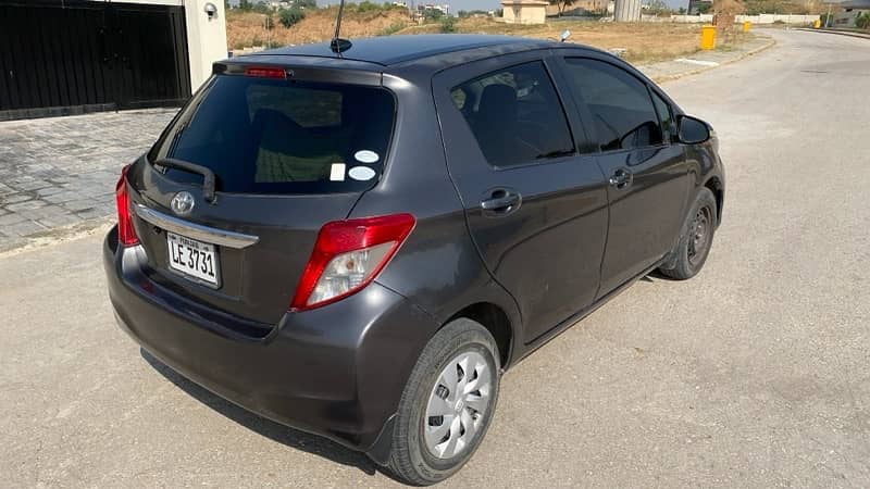 Toyota Vitz 2011 6