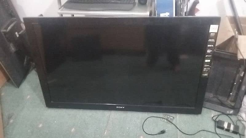 Sony LCD TV CX 52 inch 7