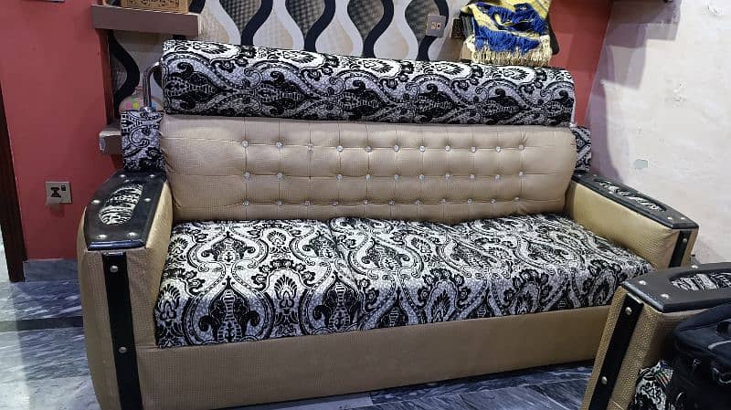 Sofa Set in Very Good Condition 2