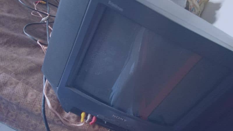 Reliable  TV in Good Condition - Great for Everyday Use!" 2