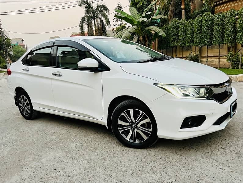 Honda City Aspire CVT 1.5 Automatic 2022 in White Colour 1