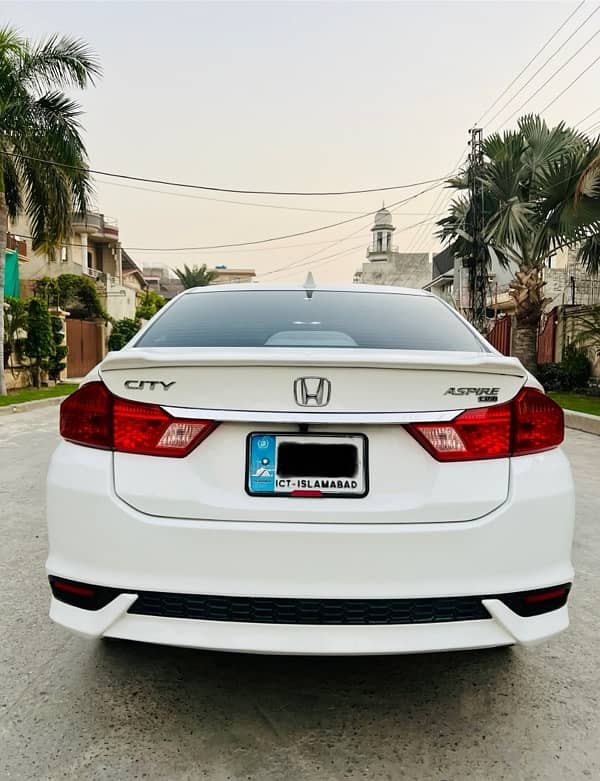 Honda City Aspire CVT 1.5 Automatic 2022 in White Colour 7