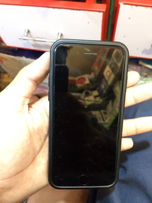 iPhone 7 JV 32 GB 3