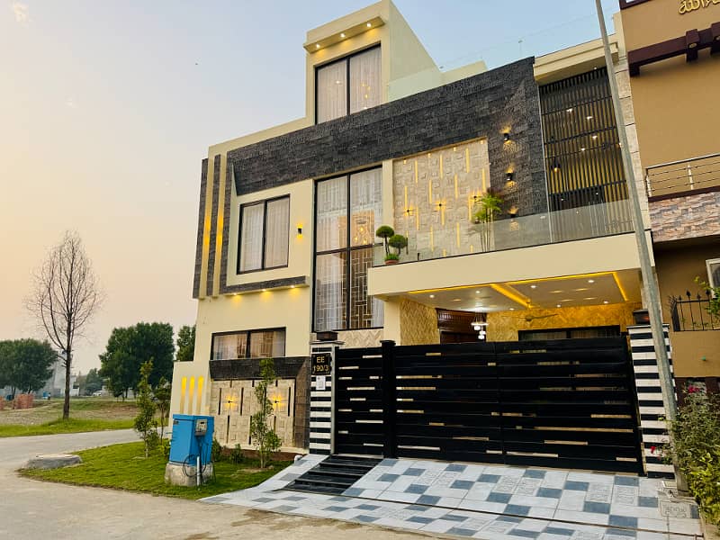 Modern Design Corner 10 Marla House For Sale | Citi Housing Gujranwala 8