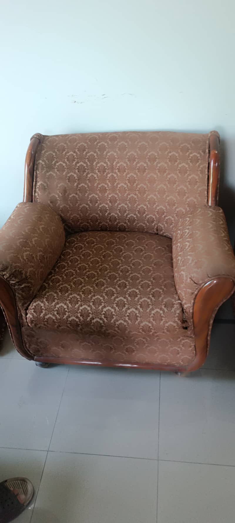 Brown Sofa Set Urgent Sale! 3