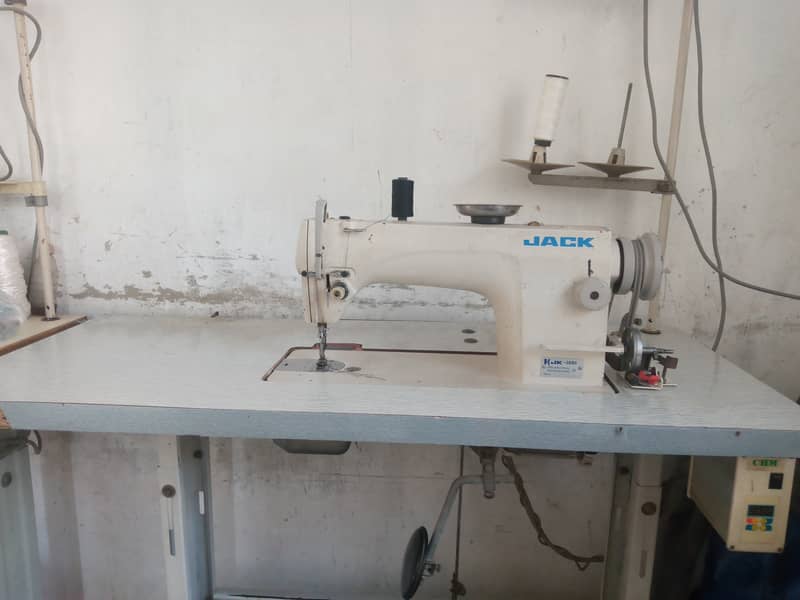 Juki Sewing Machine with Sarbo Motor 4