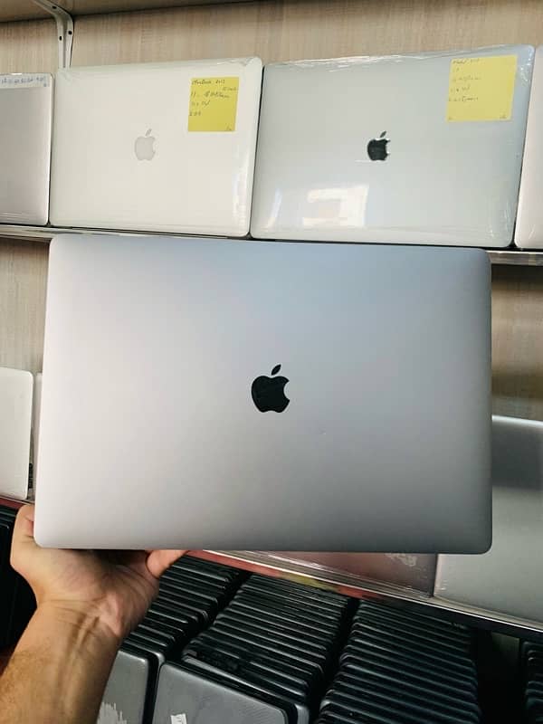 Mackbook pro 2019 i7 16Rm 512ssd 4GB card 16inch two colour 4