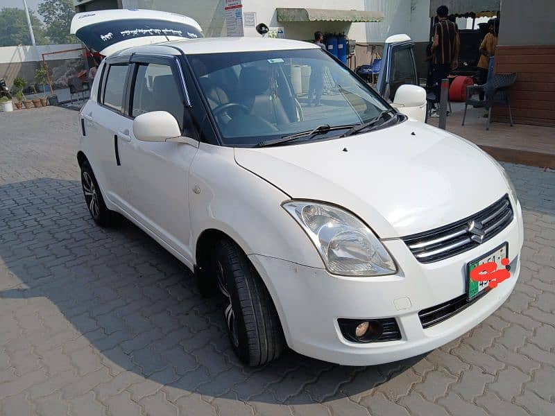 Suzuki Swift Dlx 2011 1