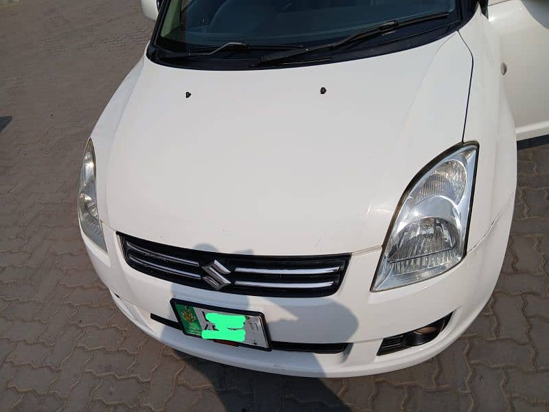 Suzuki Swift Dlx 2011 3